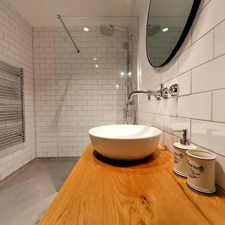 شقة White Zadar345 زادار