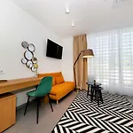 White Zadar345