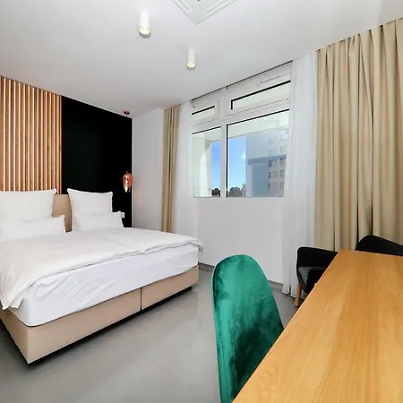 White Zadar345 Apartman *