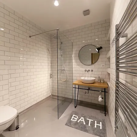 White Zadar345 Zadar